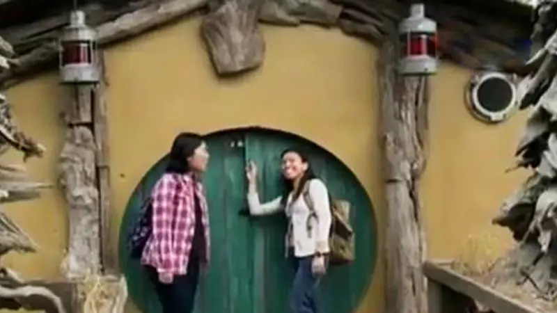 VIDEO: Serunya Rumah Hobbit Bandung Serasa di Selandia Baru