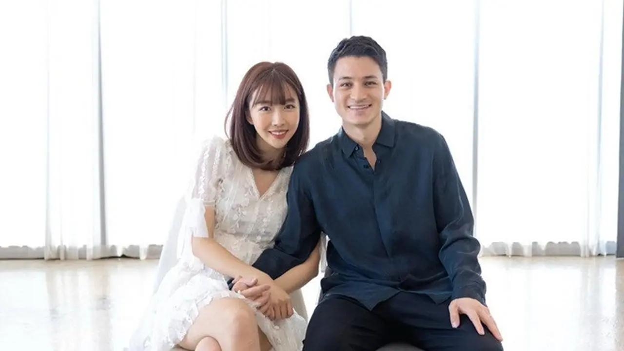 Umumkan Pernikahan, Ini 8 Potret Mesra Sunny Dahye dan Chris Okano