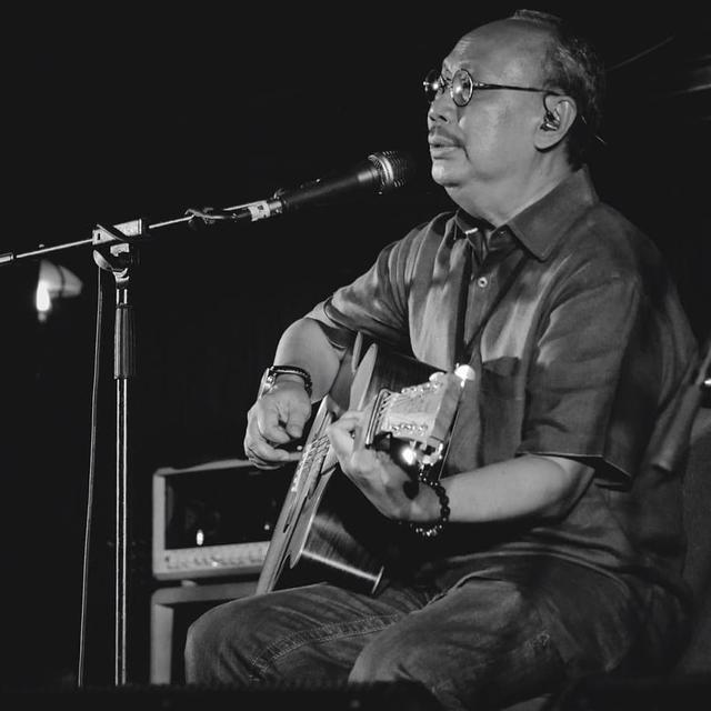 Ebiet G. Ade. (Foto: Instagram @ebiet_g_Ade)