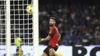 Olivier Giroud dari Milan mencetak gol, pada pertandingan sepak bola Serie A Italia antara Napoli dan AC Milian, di stadion Diego Armando Maradona, di Naples, Italia, Minggu. 29 Oktober 2023. (Alessandro Garofalo/LaPresse melalui AP)