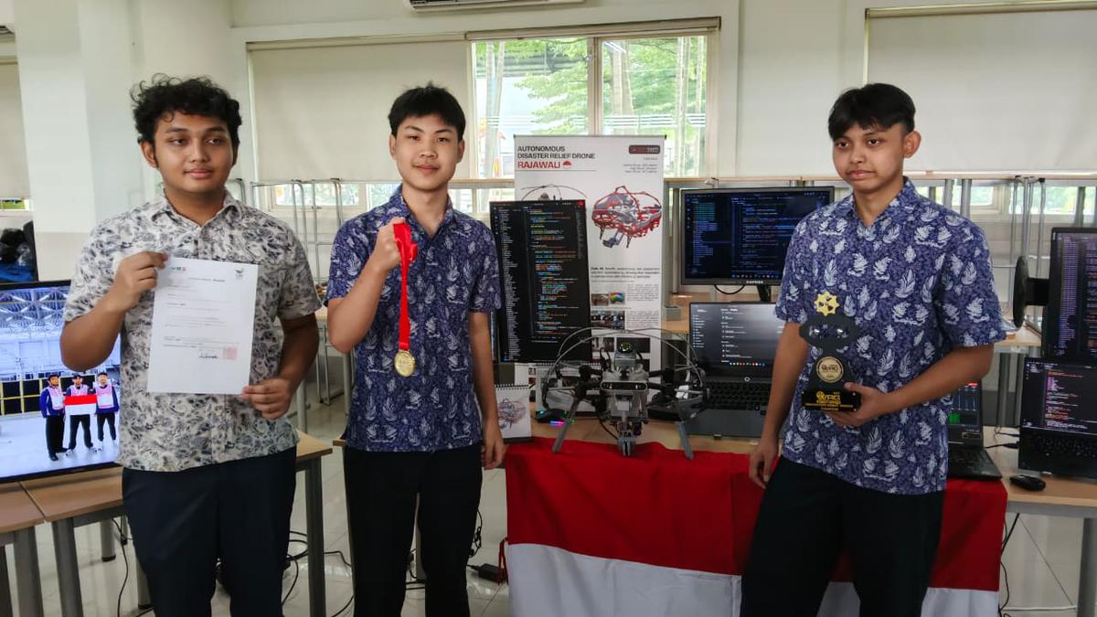 Drone Rajawali Tanggap Bencana Karya Pelajar SMA Indonesia Juarai Kontes Robot Dunia