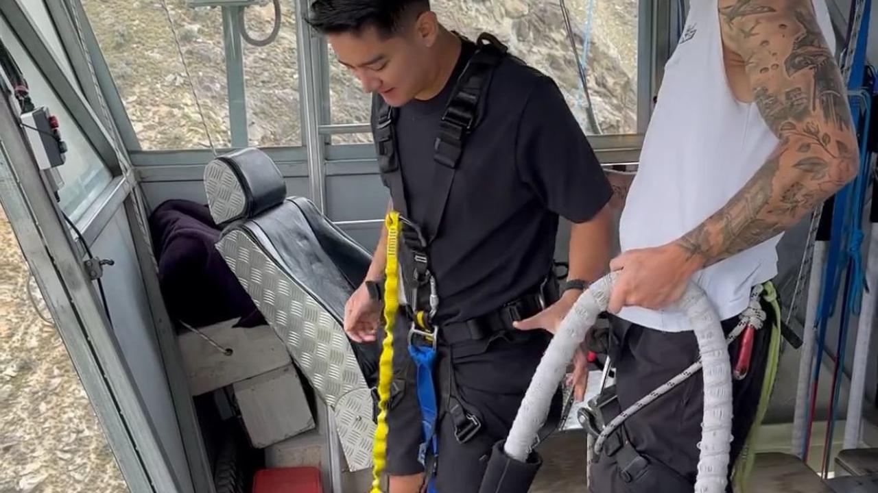 Boy William Tantang Adrenalin dengan Bungee Jumping Ekstrem Tertinggi di New Zealand