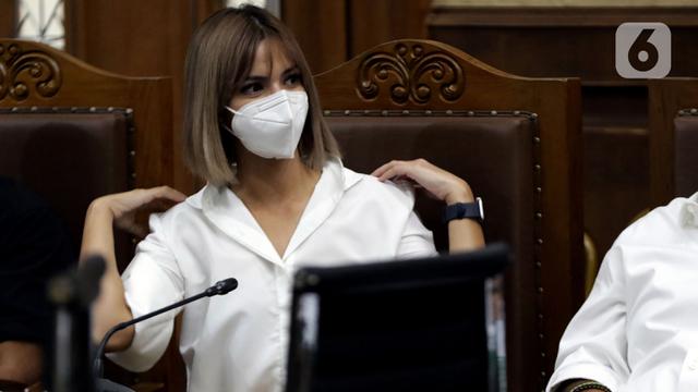 FOTO: Sidang Lanjutan Nia Ramadhani dan Ardi Bakrie