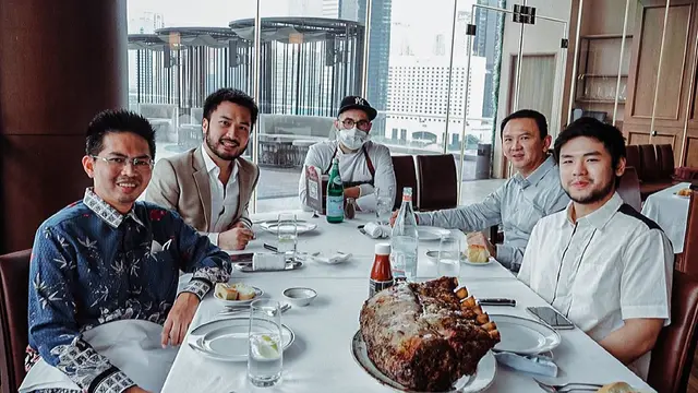 Dijodokan Netizen dengan Felicia Tissue, Ini 6 Potret Terbaru Nicholas Sean Putra Ahok