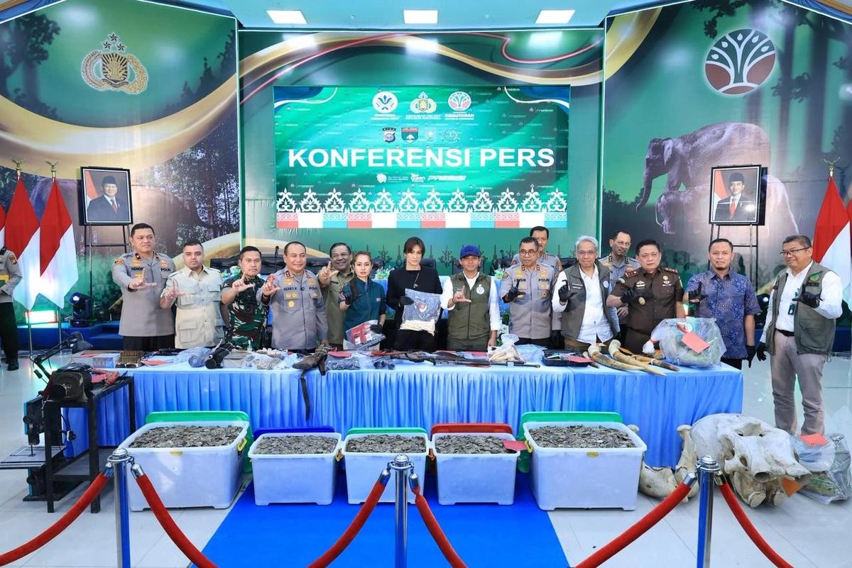 FOTO:  Polda Riau Bongkar Sindikat Perburuan Gajah Sumatera