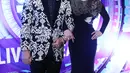 Syahrini dan Cakra Khan di Studio 6 Emtek City, di kawasan Daan Mogot, Jakarta Barat, Kamis (28/4/2016) malam. (Nurwahyunan/Bintang.com)