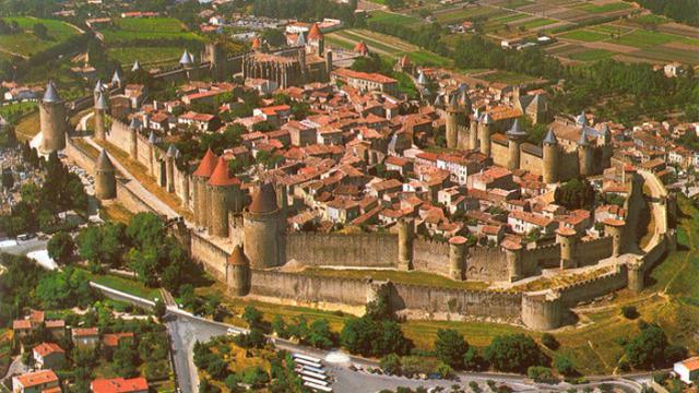 6 Kota Bertembok di Dunia yang Menakjubkan