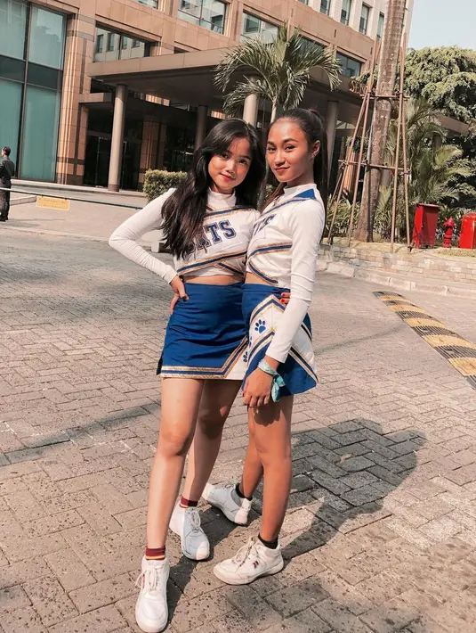 Penampilan kekasih Thariq Halilintar itu mencuri perhatian warganet. Banyak yang memujinya cantik memesona. [Instagram/fuji_an]