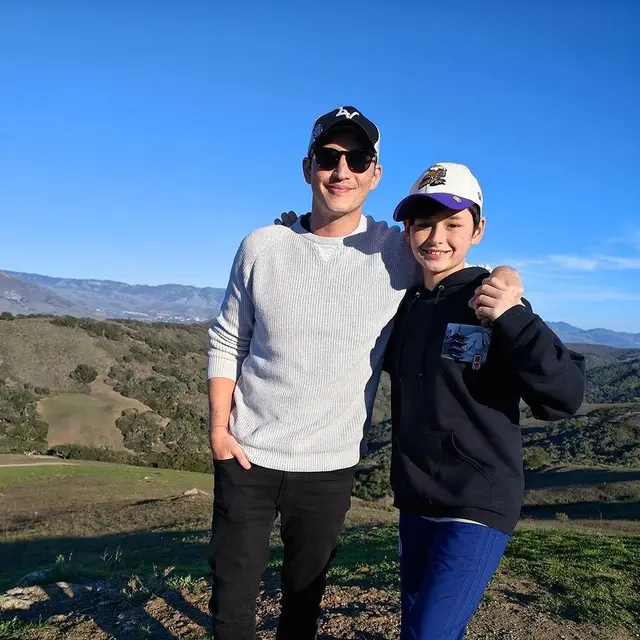 Mike Lewis dan Kenzou. (Foto: Instagram/mike_lewis)