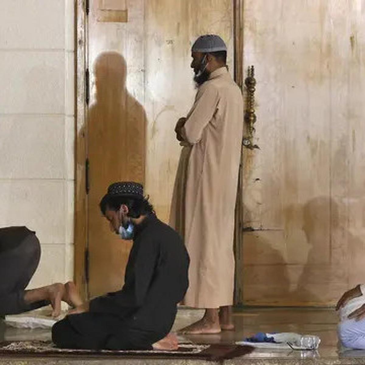 Bolehkah Sholat Ba'diyah Isya setelah Sholat Tarawih?