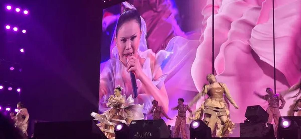 Rossa Menggebrak Konser Here I Am dengan Tegar: Aku Ingin Nyanyi Tiga Jam untuk Kalian!
