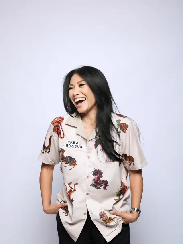 Anggun.