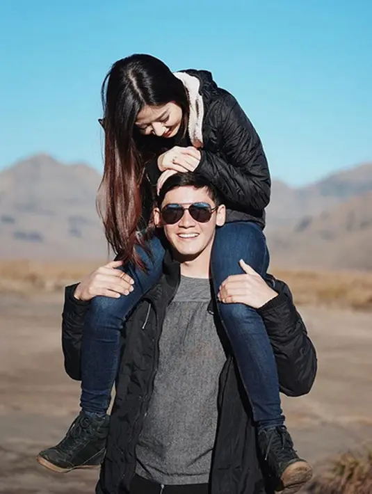 Perubahan lain yang dirasakan perempuan 30 tahun itu adalah nafsu makan yang berkurang. Meski demikian, ia mengaku memaksa demi pertumbuhan bayi dalam kandungannya. (Instagram/frandaaa87)