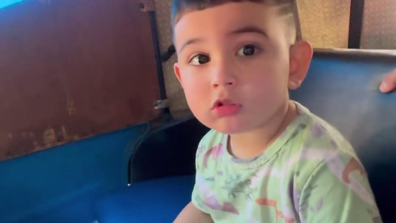 7 Potret Kay Anak Faisal Haris dengan Jennifer Dunn Naik Bajaj, Bikin Gemas Dikira Tuk Tuk Thailand