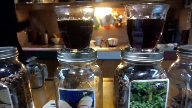 Budaya Ngopi di Klinik Kopi, Tanpa Gula dan Rokok