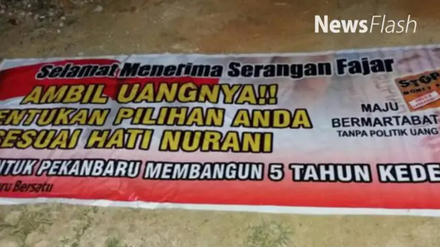 Seorang pria berinisial Sy alias Ujang pada Pilkada 2017 diamankan Panitia Pengawas Pemilihan Walikota dan Wakil Walikota Pekanbaru. Dia diamankan karena memasang spanduk yang dinilai memprovokasi warga untuk menerima politik uang atau serangan fajar...