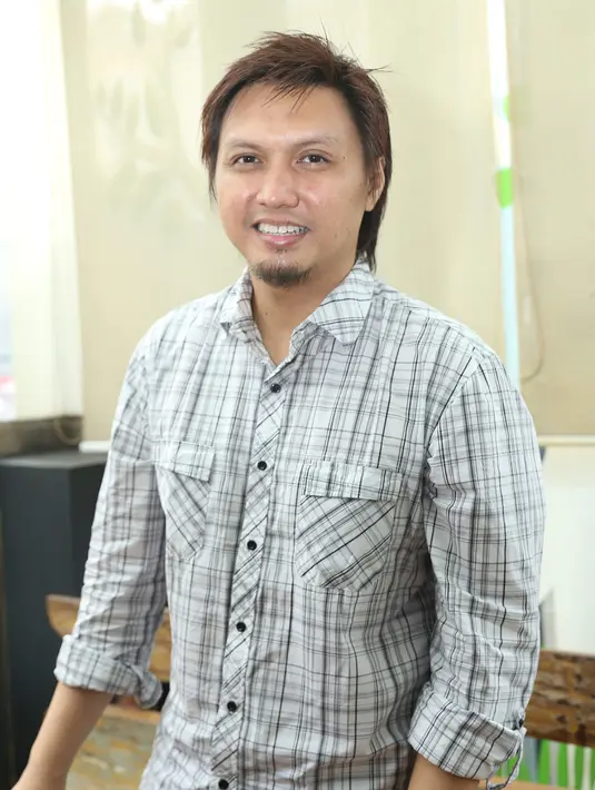 Dalam dunia yang membesarkan namanya, empat tahun Icha menghilang dari dunia musik. Selama ini, ia hanya berkerja di belakang layar. (Andy Masela/Bintang.com)