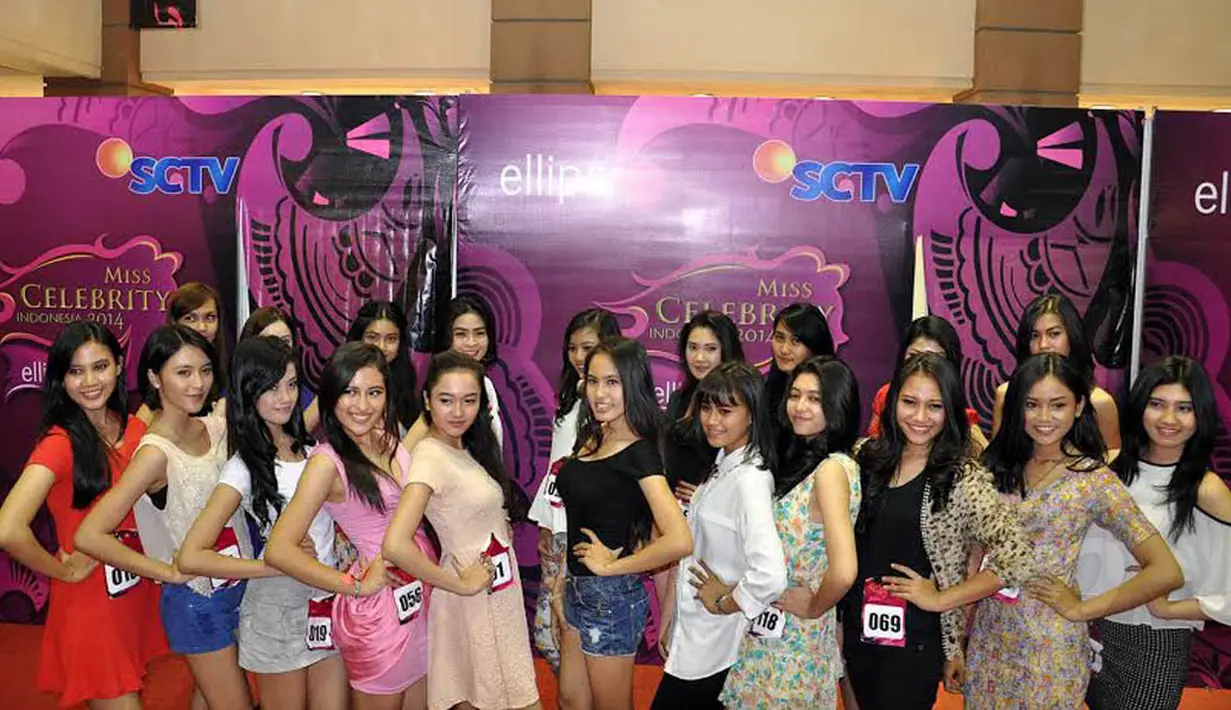 Setelah melalui serangkaian pengujian oleh Dewan Juri, terpilih 20 kontestan yang berhak mengikuti babak final Miss Celebrity (Liputan6.com/Miftahul Hayat)