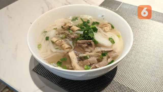 5 Kuliner Vietnam yang Wajib Diicip, Banh Mi hingga Banh Cuon. Foto: Liputan6.com/Ade Nasihudin.
