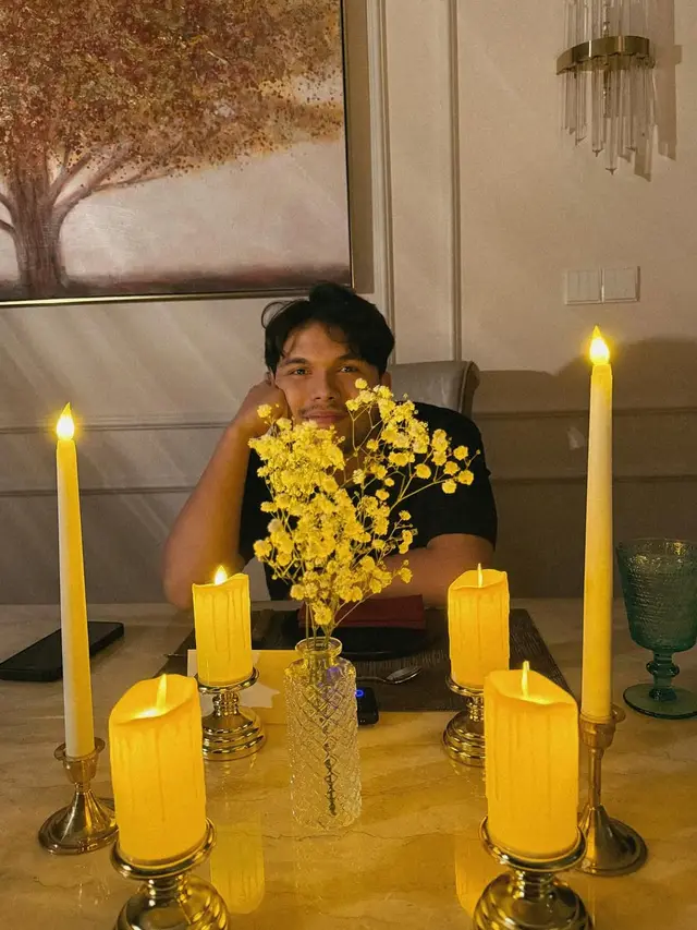 Gaya Kasual Spory Aaliyah Massaid dan Thariq Halilintar Dinner Romantis di Rumah