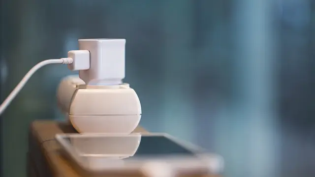 Cara Mengisi Baterai Handphone