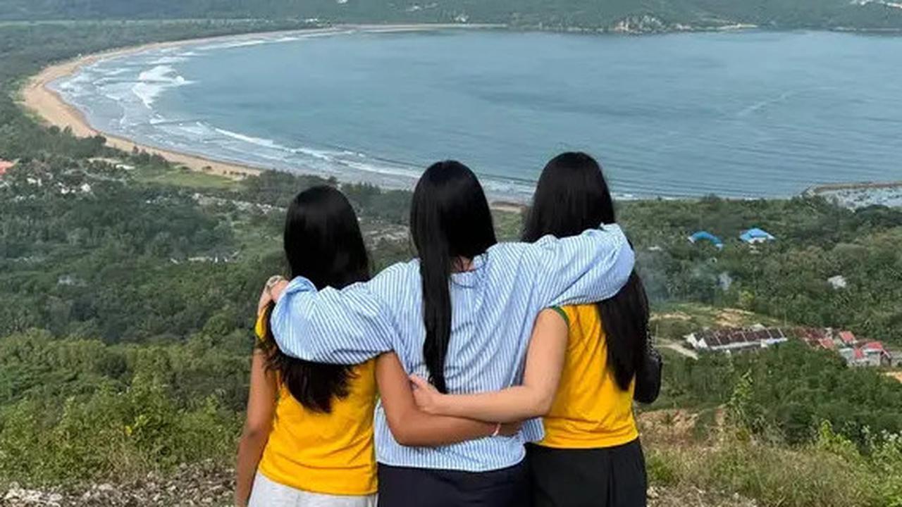 Cantik, Potret Annisa Pohan Yudhoyono dan Sang Anak Sedang Nikmati Liburan di Pantai Pacitan