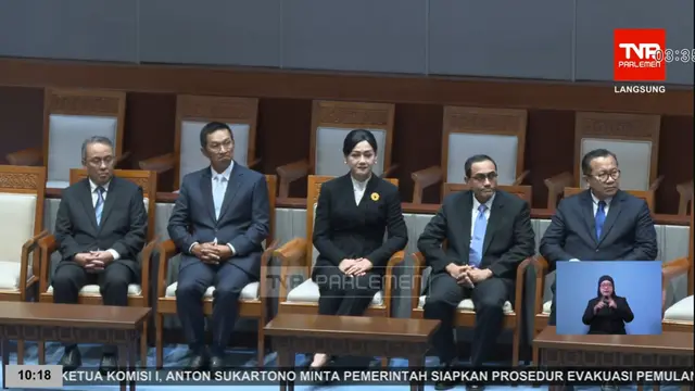 DPR resmi mengesahkan lima nama yang menjabat sebagai Anggota Dewan Komisioner Otoritas Jasa Keuangan (OJK). (Foto: Liputan6.com/Arief RH)