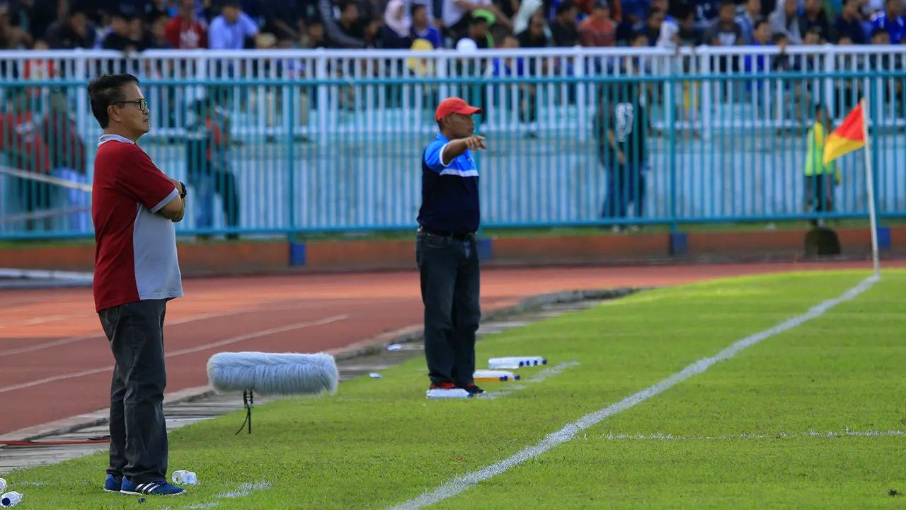 Lukas Tumbuan dan Gatot Barnowo