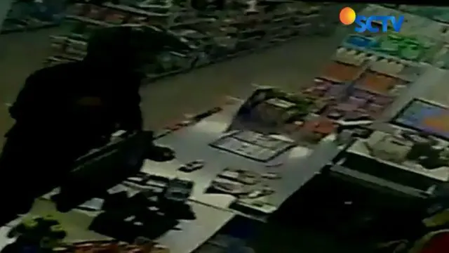 Rekaman CCTV Perampokan Minimarket di Sumut