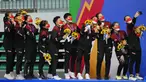 Indonesia harus puas meraih medali perak usai ditaklukkan Thailand pada laga final beregu putri SEA Games 2021. Srikandi Indonesia kalah dengan skor 0-3 dari Thailand. (AP/Achmad Ibrahim)