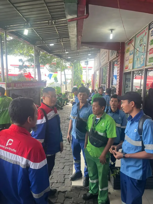 Elnusa Petrofin optimalkan distribusi BBM Pertamina di Medan selama 24 jam penuh. (Dok Elnusa)