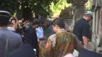 Keluarga Barack Obama sambangi Pura Tirta Empul, Bali (27/6/2017) (Andreas Gerry Tuwo/Liputan6.com)
