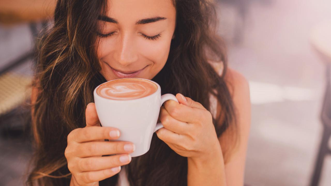 Waktu yang Tepat Minum Kopi, Benarkah hanya Pagi Hari? Cek Faktanya