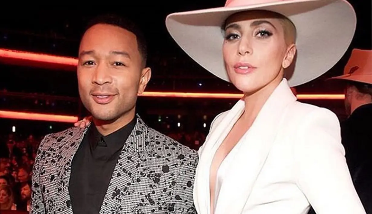 Mantan kekasih Justin Bieber ini juga menceritakan perasaannya saat ini lantaran penyakit lupus yang sedang dialaminya. Mengatakan bahwa saat ini dirinya tengah merasakan sakit di dalam dirinya. (Instagram/Ladygaga)