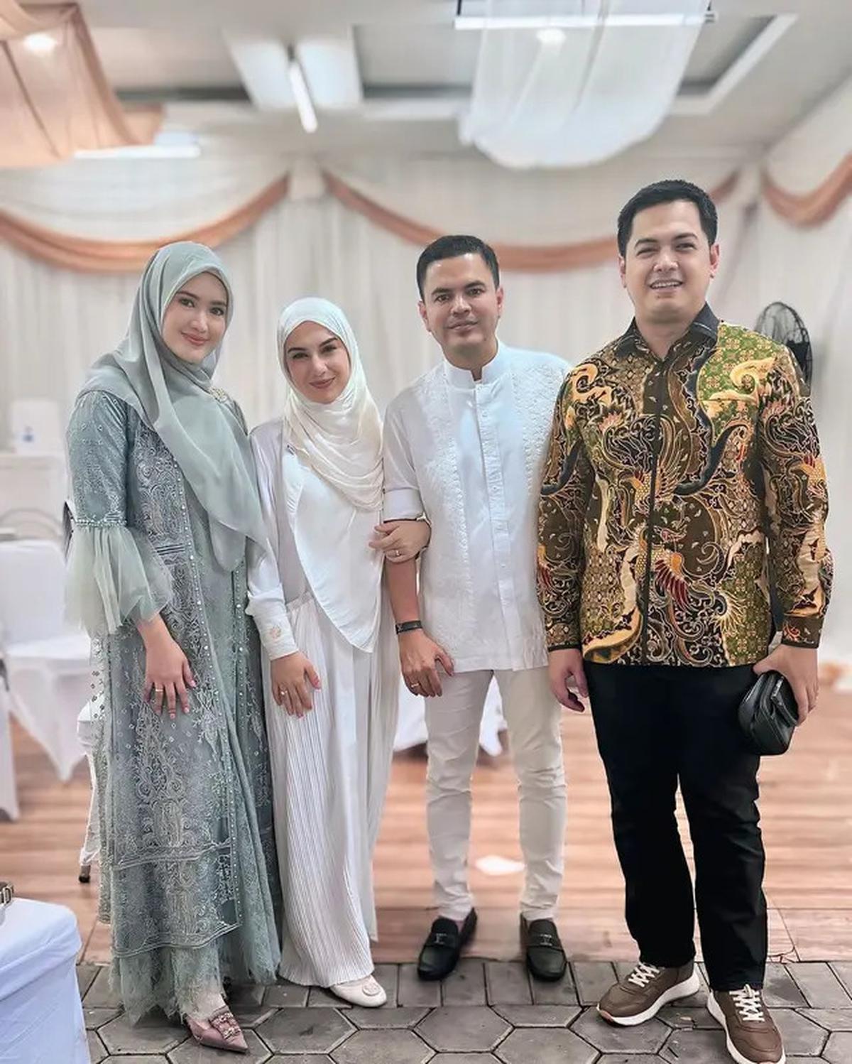 6 Potret Tamu Artis di Acara Tasyakuran Rumah Baru Irish Bella dan Haldy Sabri