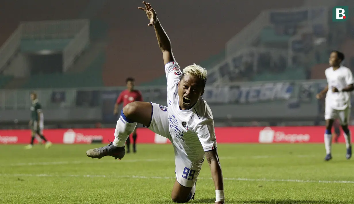 Pemain Arema FC itu menjadi bintang saat timnya mengalahkan Tira Persikabo pada laga pekan perdana Liga 1. (Bola.com/M Iqbal Ichsan)