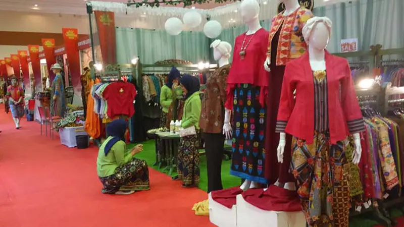 5 Alasan Harus ke Pameran Adiwastra  Nusantara 2015  