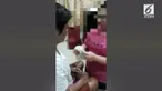 Aksi gadis asal Muar, Malaysia mengundang amarah warganet setelah rekaman dirinya menyerang sang ibu beredar di jejaring sosial.