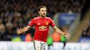 7. Juan Mata – Gelandang Manchester United ini adalah pemain Spanyol saat menjuarai Piala Dunia 2010 dan Euro 2012. Ia meraih dua gelar sarjana di bidang jurnalisme di Universitas Madrid dan Marketing and Sports Science di Universitas Manchester. (AP/Mike Egerton)
