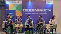 Upaya untuk mengurangi ancaman sampah plastik yang menumpuk di TPA pada 2028 melalui talkshow Towards Circularity: Tackling Waste Management Challenge Through Multi Stakeholder Collaboration' di Habitate Jakarta, pada Selasa, 26 Agustus 2025.