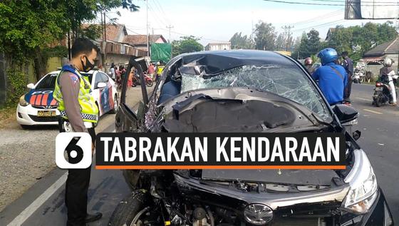 VIDEO: Tabrakan Karambol 5 Kendaraan di Pantura