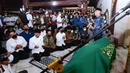Presiden Joko Widodo berdoa di depan jenazah almarhum Buya Syafii Maarif di Masjid Gedhe Kauman Yogyakarta, Jumat (27/5/2022). (Foto:Muchlis Jr-Biro Pers Sekretariat Presiden)