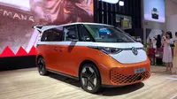 Volkswagen ID.Buzz, MPV premium 6 penumpang penerus VW Kombi menghampiri Indonesia lewat GIIAS 2024. (Liputan6.com/Khizbulloh Huda)