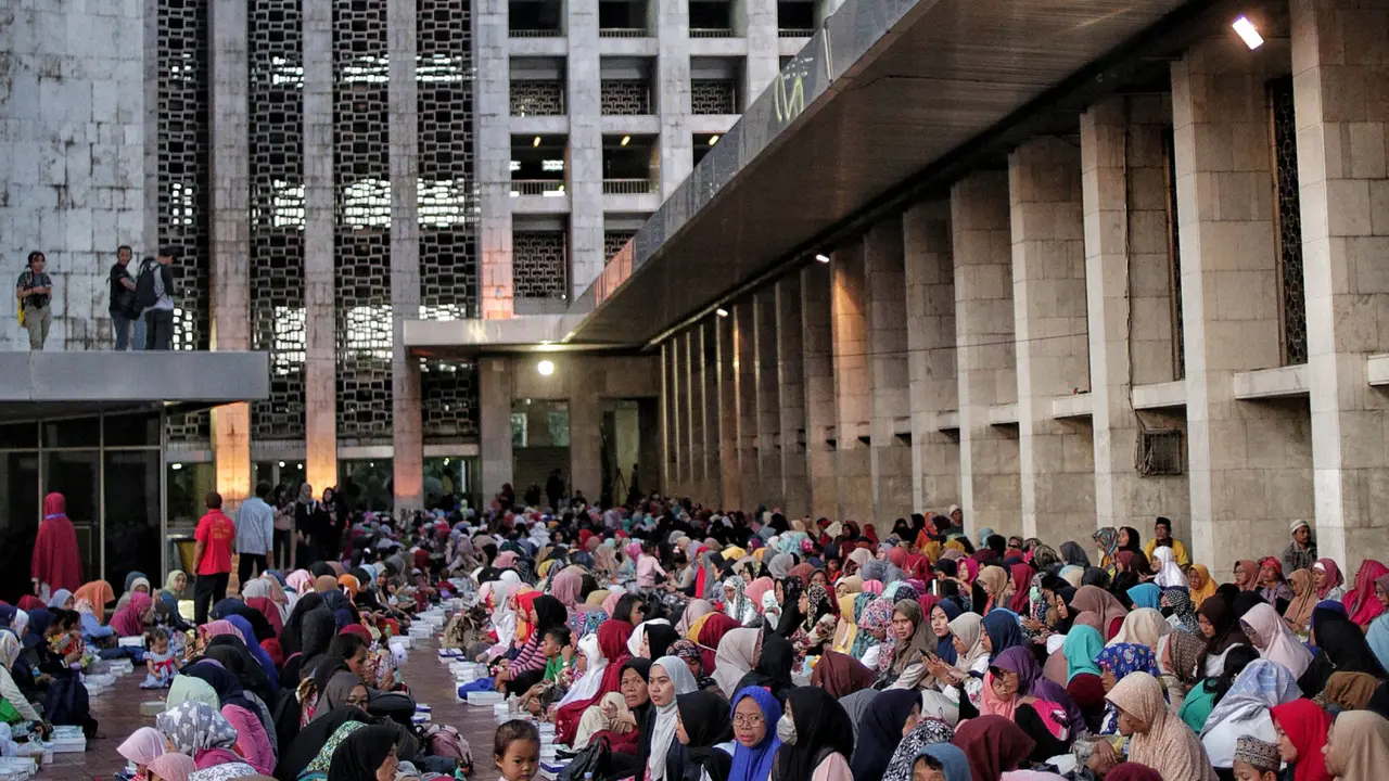 Nikmatnya Buka Puasa Bersama di Masjid Istiqlal