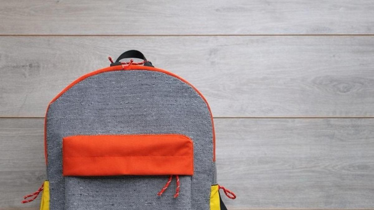 Dari Pakaian Bekas Jadi Tas Sekolah Ramah Lingkungan, Solusi Kreatif Kurangi Limbah Tekstil