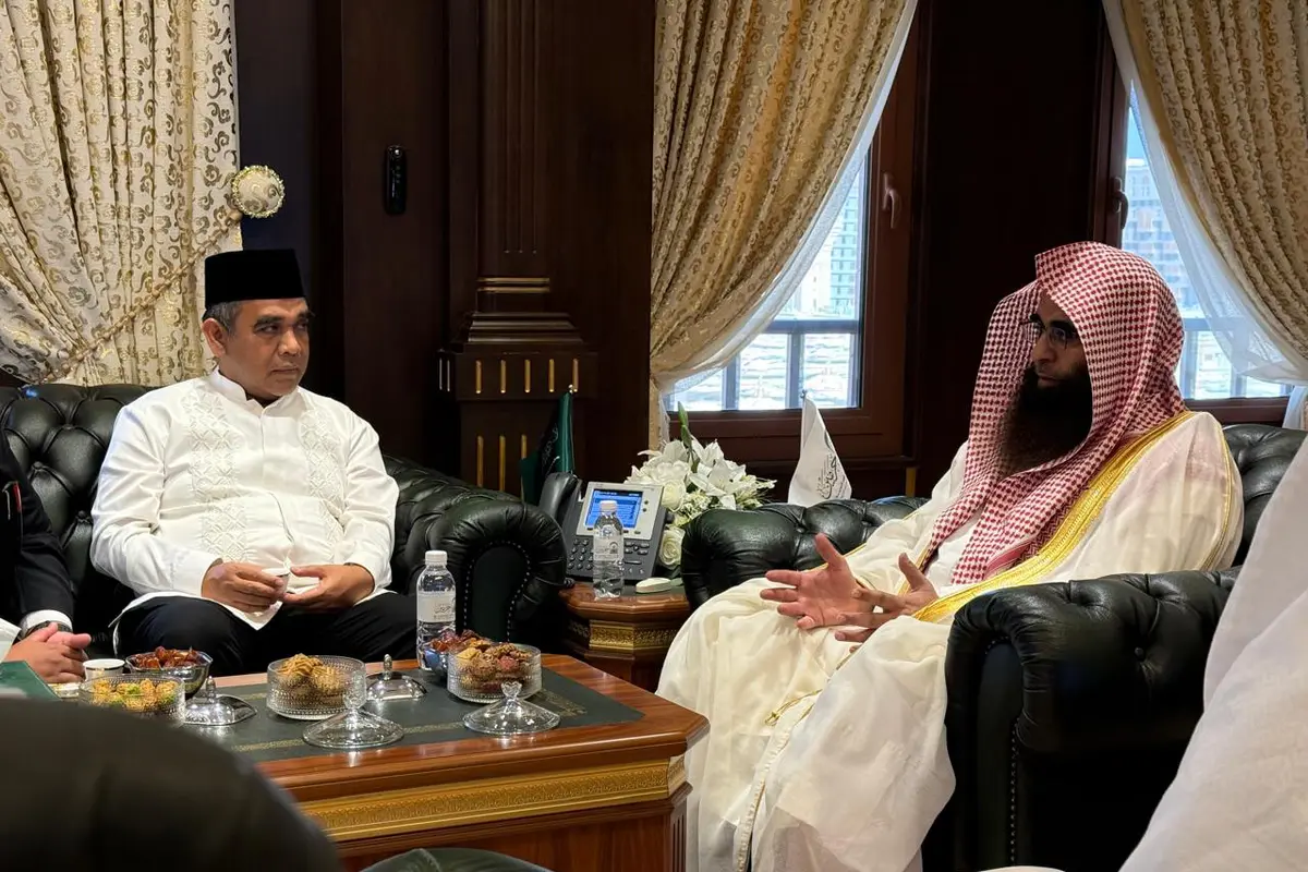 Ketua MPR RI Ahmad Muzani bertemu dengan Pimpinan Pengelola Urusan dan Administrasi Masjid Nabawi, Doktor Syekh Muhammad Al-Khudori, di Madinah Al-Munawwarah (Istimewa)