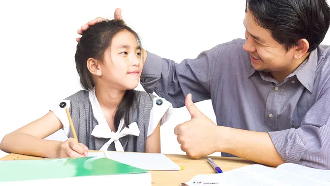 5 Tips Membimbing Anak Tumbuh Empatik dan Menghargai Orang Lain