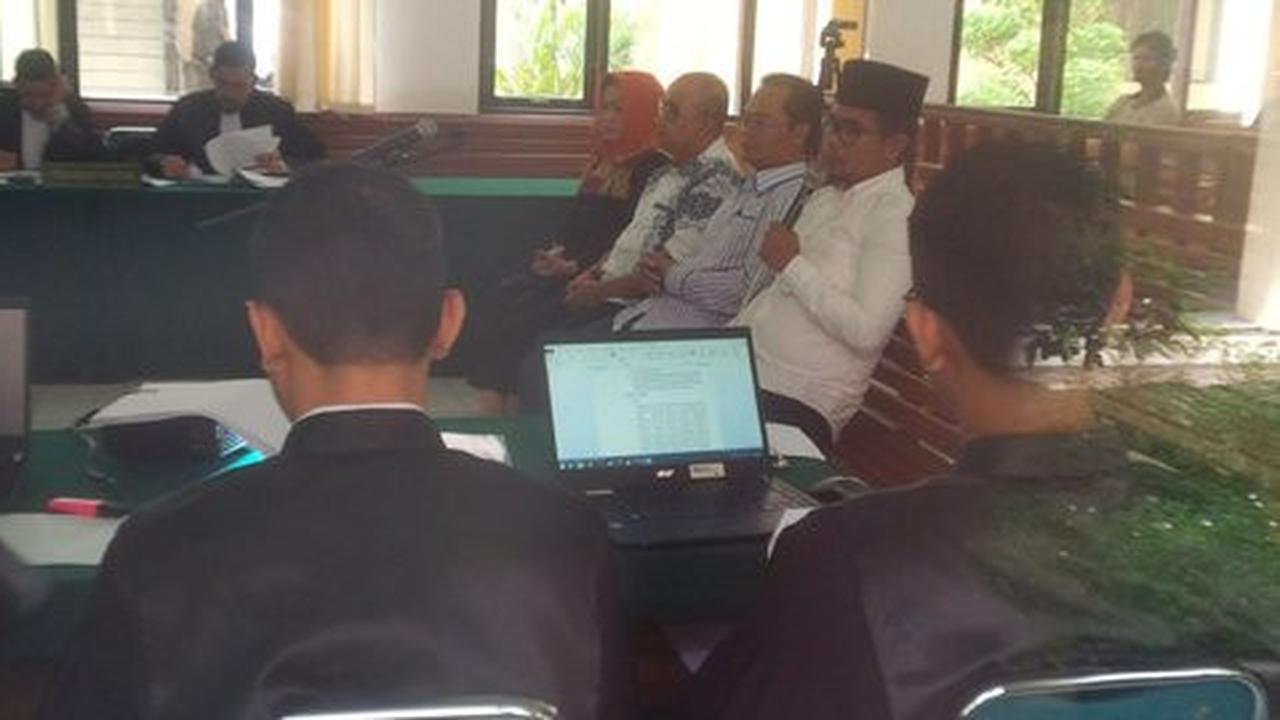 Dua mantan ketua DPRD Riau jadi saksi sidang suap RAPBD