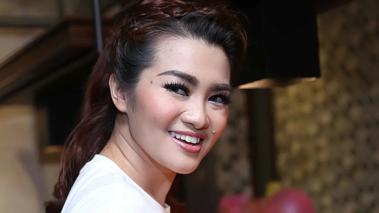 [Bintang] Fitri Carlina