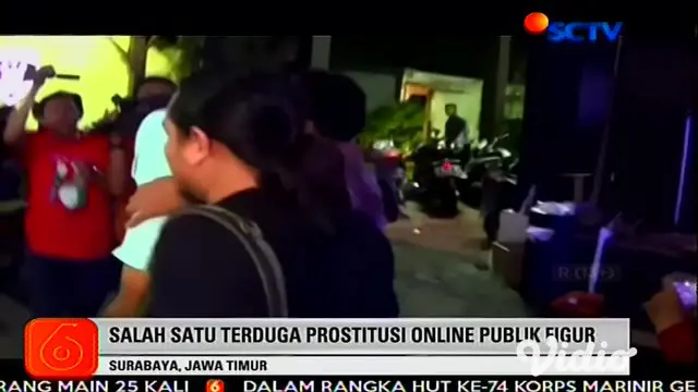 Polda Jatim kembali membongkar prostitusi online yang diduga melibatkan seorang publik figur. Dari penggerebekan yang dilakukan di Batu, Malang, Jawa Timur ini, polisi mengamankan tiga orang yang diduga terlibat tindak pidana prostitusi.